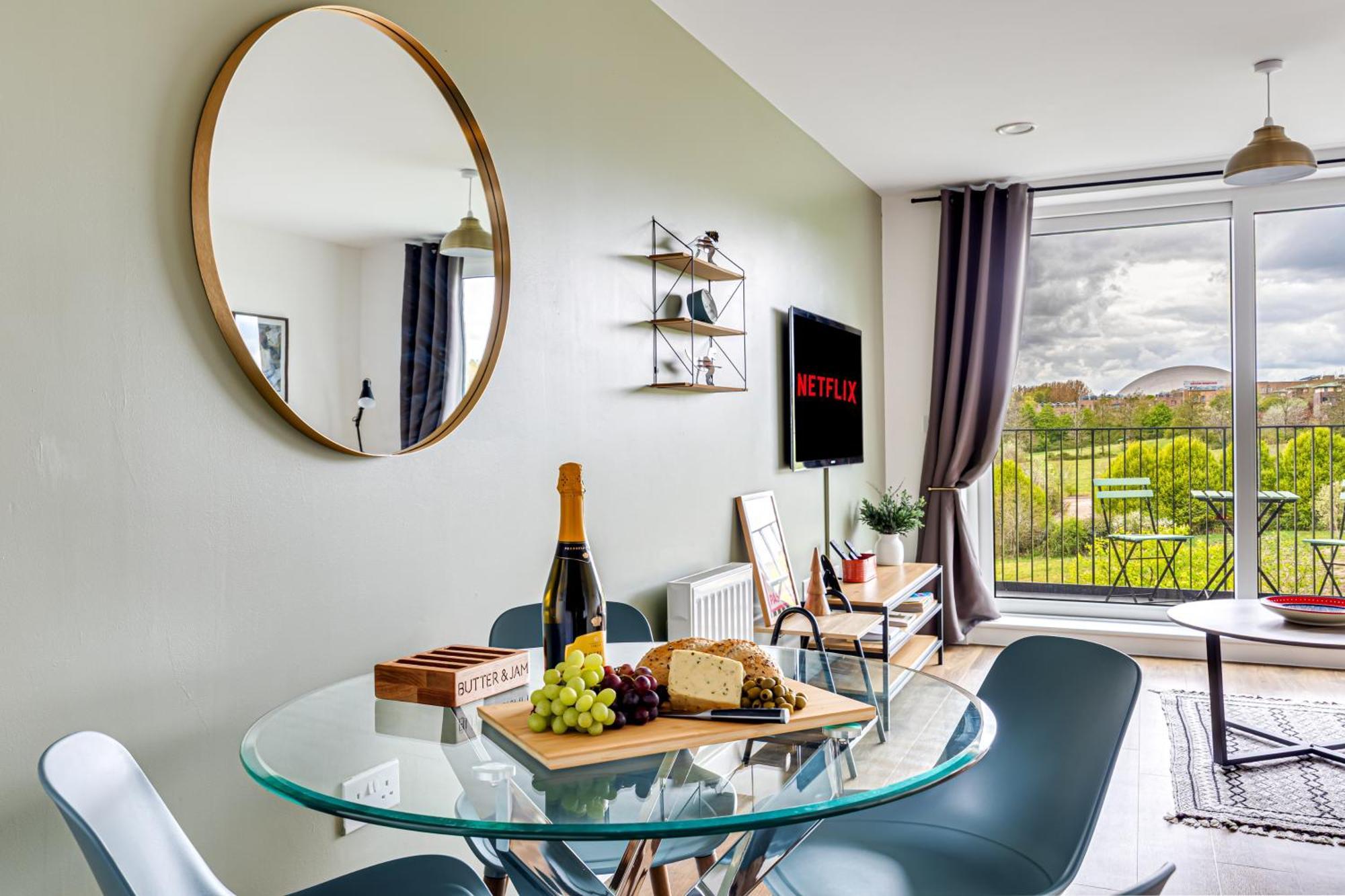 Penthouse Apartment - City Centre - Secure Parking, Balcony, Self-Check-In, Fast Wifi And Smart Tv With Netflix By Yoko Property Μίλτον Κέινς Εξωτερικό φωτογραφία