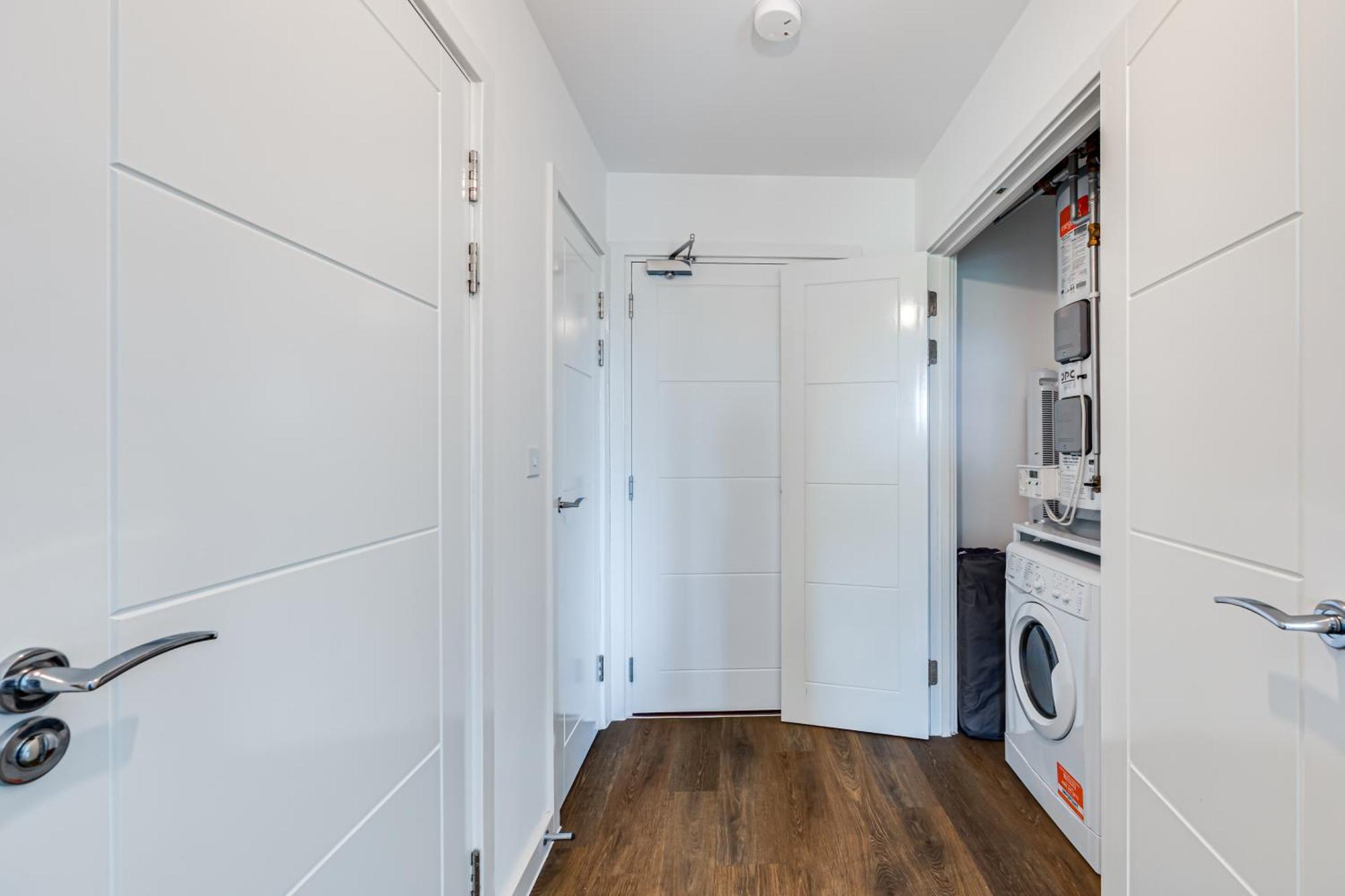 Penthouse Apartment - City Centre - Secure Parking, Balcony, Self-Check-In, Fast Wifi And Smart Tv With Netflix By Yoko Property Μίλτον Κέινς Εξωτερικό φωτογραφία