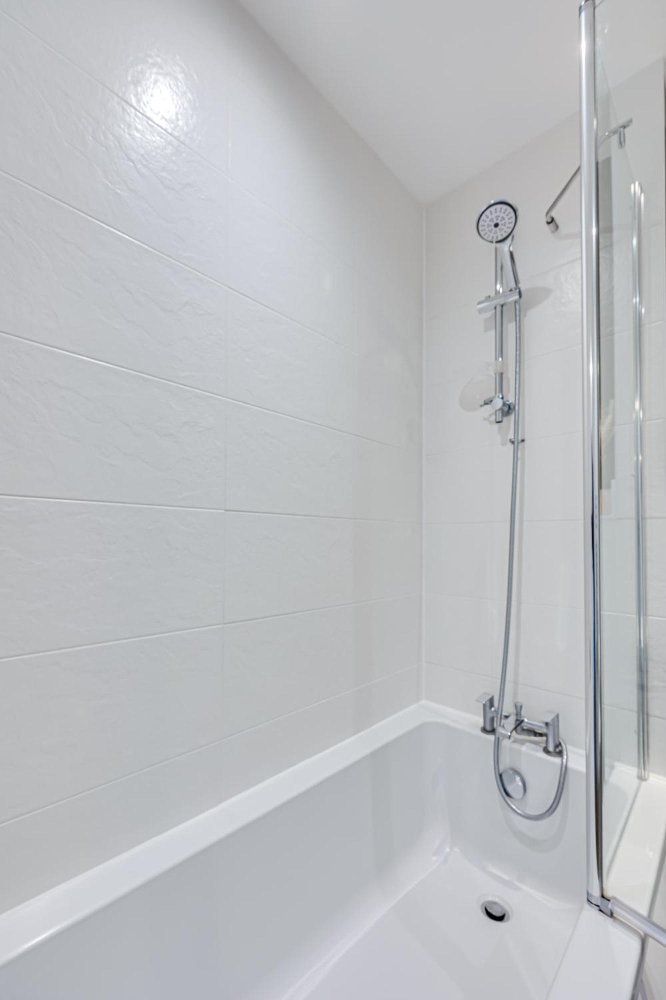 Penthouse Apartment - City Centre - Secure Parking, Balcony, Self-Check-In, Fast Wifi And Smart Tv With Netflix By Yoko Property Μίλτον Κέινς Εξωτερικό φωτογραφία